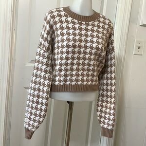 Holliester cropped sweater size S